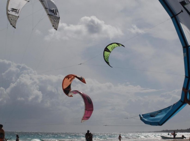 Kitesurf en la playa